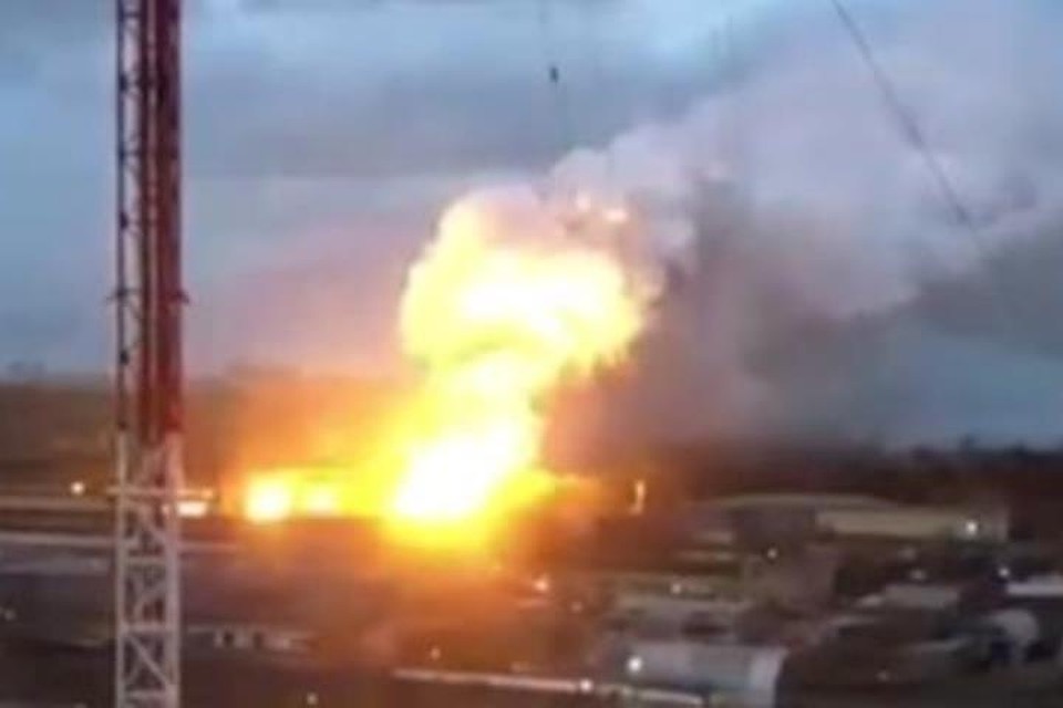 Вспышка от взрыва во время пожара на заводе Рубин. Фото: стоп-кадр.