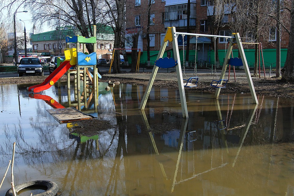 Двор на ул. Дзержинского/ Фото: Диля Ахмадишина