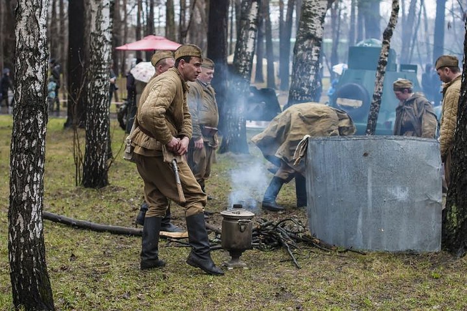 Масштабная военно-историческая реконструкция "Берлинский прорыв" прошла в Новосибирске.