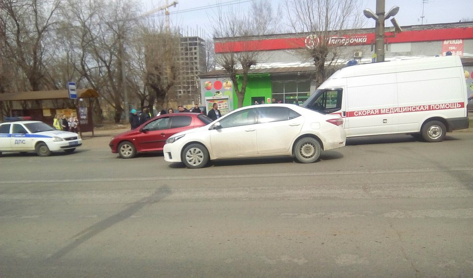 В Кирове на улице Ломоносова сбили ребенка. Фото: Анастасия НИКОЛАЕНКО
