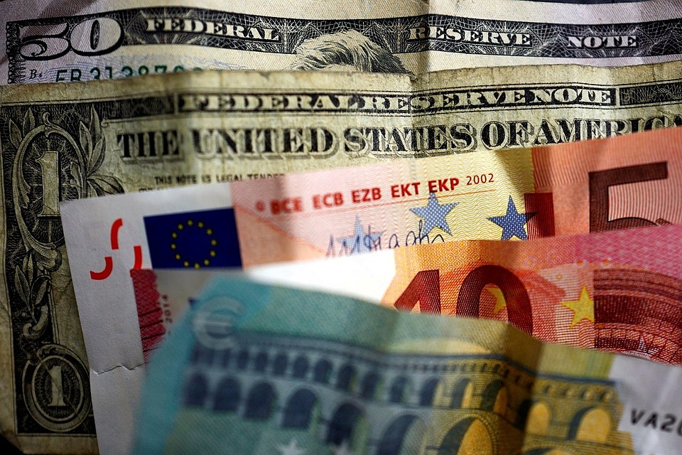 Минфин с 10 мая по 6 июня увеличит закупку валюты на допдоходы от нефти