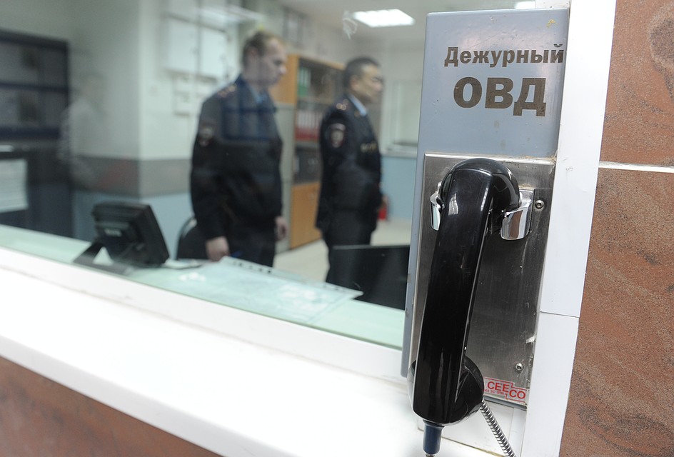 Полицейским удалось раскрыть кражу кошелька у 81-летней великолучанки.