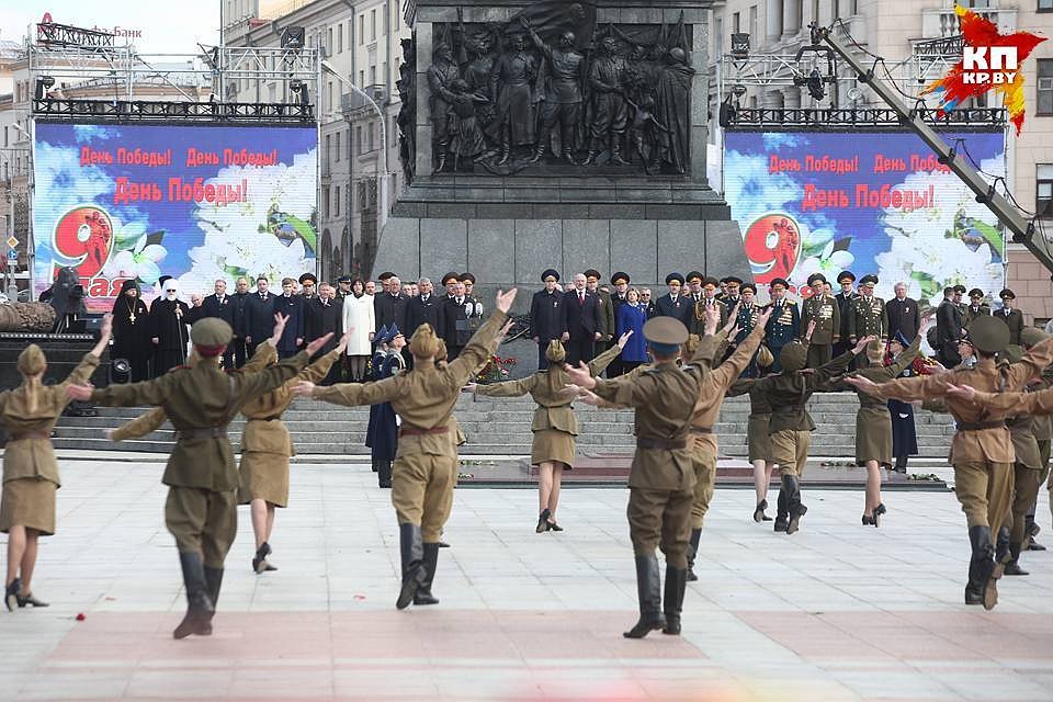 Президент поздравил белорусов с Днем Победы.