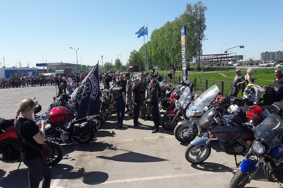 На открытие 20-го мотосезона приехали не только псковские, но и петербургские байкеры.