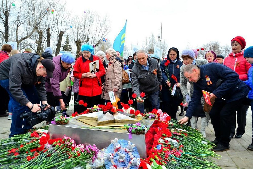 «УРАЛХИМ» традиционно принял участие во Всероссийской акции «Георгиевская ленточка». Фото предоставлено пресс-службой компании «УРАЛХИМ»