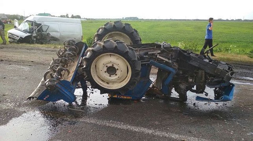 В ДТП пострадал мужчина и двое его детей. Фото ГАИ УВД Брестского облисполкома
