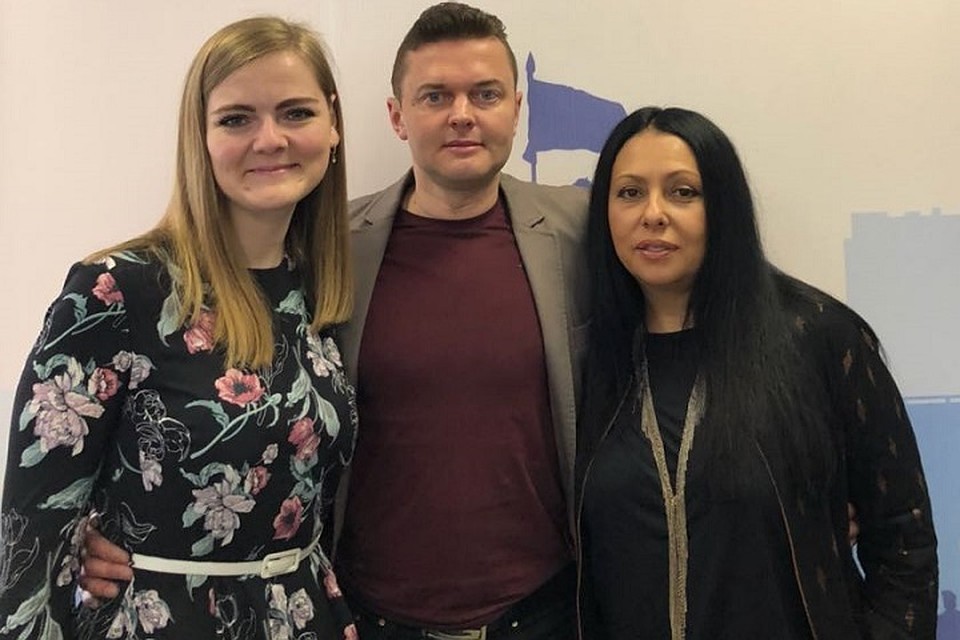 Екатерина Филатова, Константин Терехов и Юлия Далакян в студии радио «Комсомольская Правда» – Приморье»