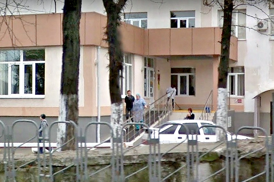 Сыну пострадавшего удалось добиться оставить отца в больнице.