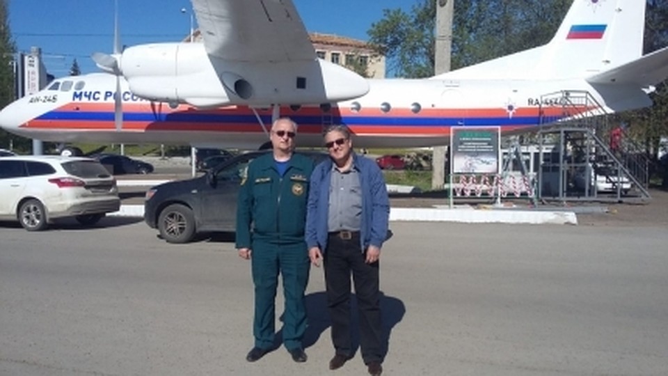 Самолет уже перекрасили в цвета МЧС
