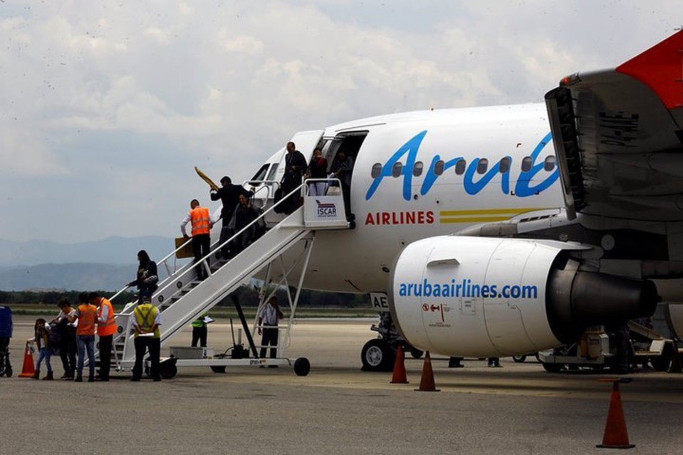 Самолет авиакомпании Aruba Airlines