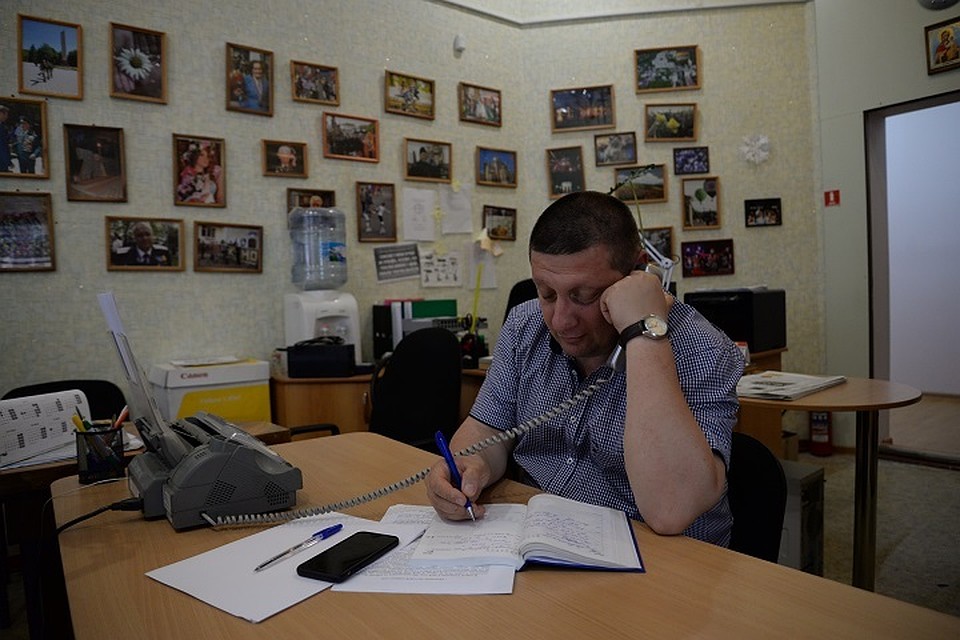 Начальник управления образования Артем Данилов.