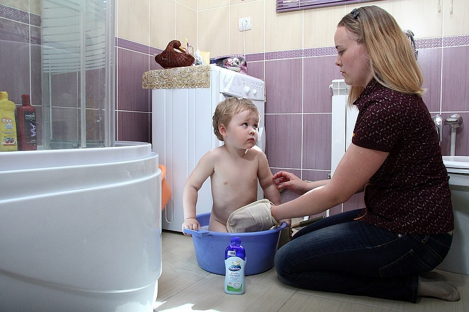 Купаться в тазиках придется две недели