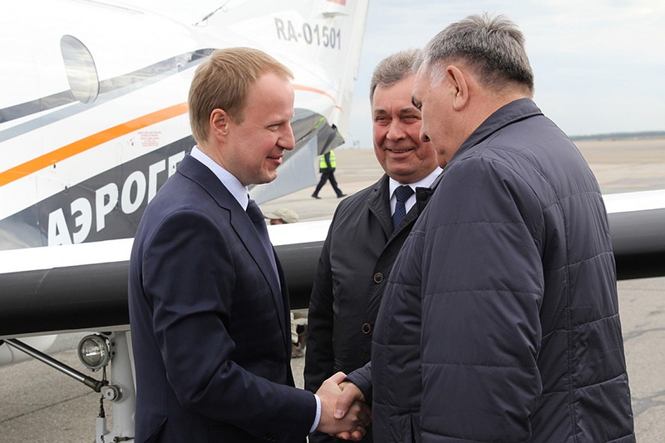 Виктор Томенко (слева) прибыл в Барнаул 1 июня