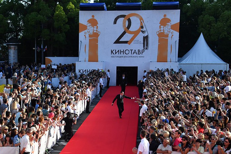 В Сочи стартовал главный русский кинофестиваль «Кинотавр» В Сочи стартовал главный русский кинофестиваль «Кинотавр»