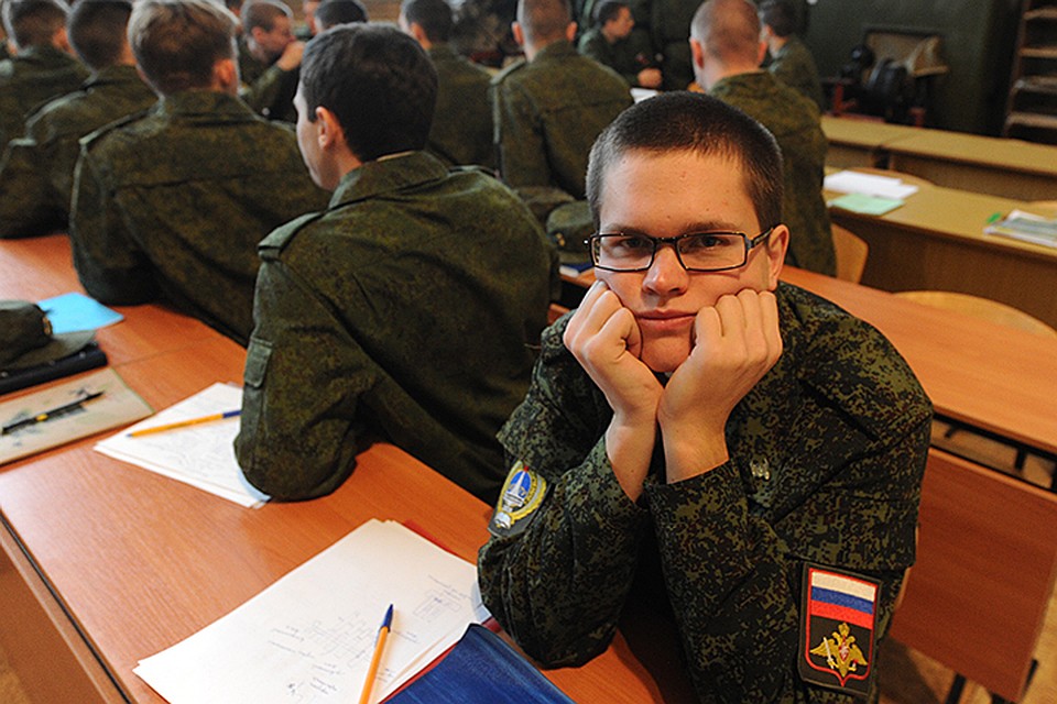 В вузах, где действуют военные кафедры, есть разные программы подготовки