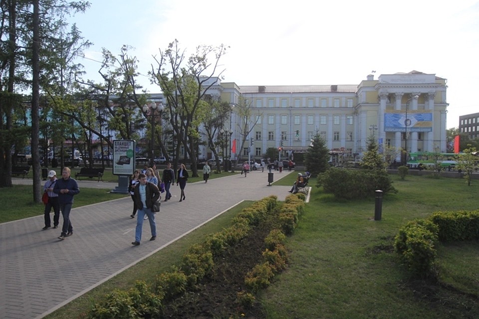 Фасад здания ИГУ в сквере Кирова отремонтируют.