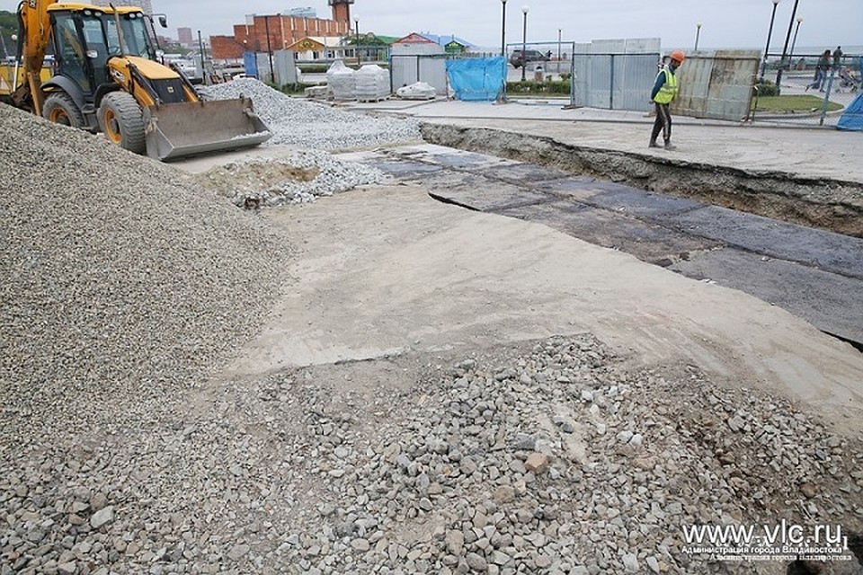 Работы на улице Батарейной в самом разгаре. Фото: vlc.ru