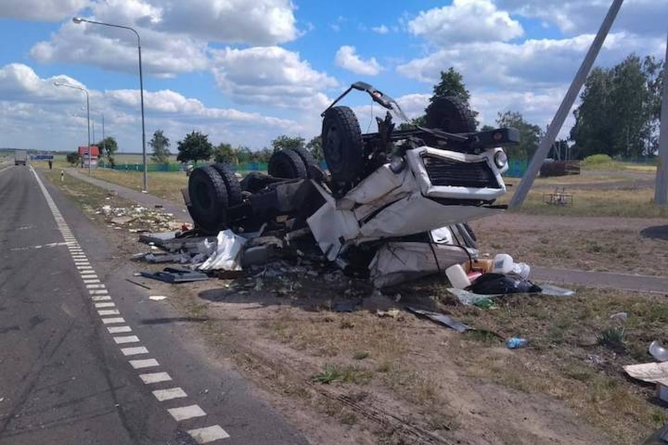 Фото с сайта ГАИ УВД Гомельского облисполкома Фура протаранила ГАЗ на трассе Минск–Гомель