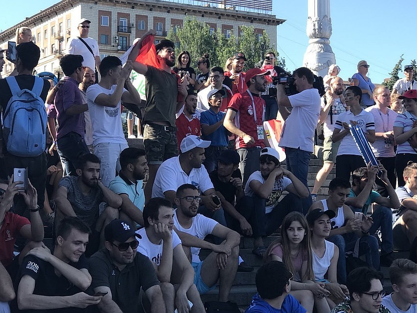 Шанс получить мяч с автографом есть у каждого болельщика