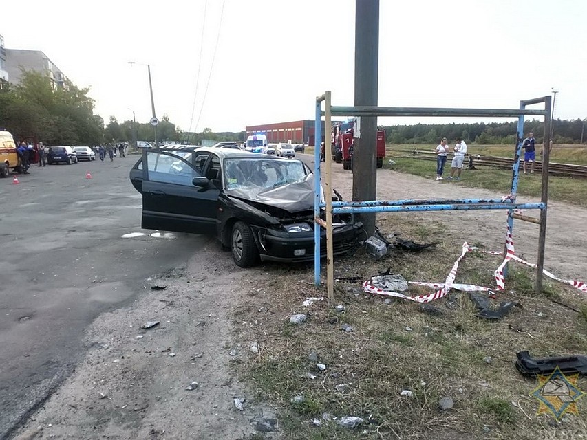 ЧП произошло вечером 28 июня на улице Красногвардейской в Бресте. Фото: МЧС