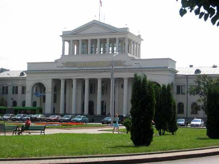 Так аэропорт выглядел 10 лет назад. Фото: minsk-old-new.com