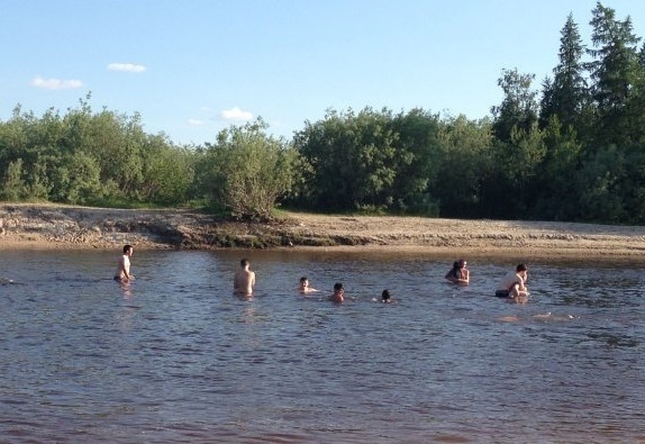 В Новом Уренгое заплаканный мальчишка в трусах умолял прохожих спасти сестру Фото: newurengoy.ru