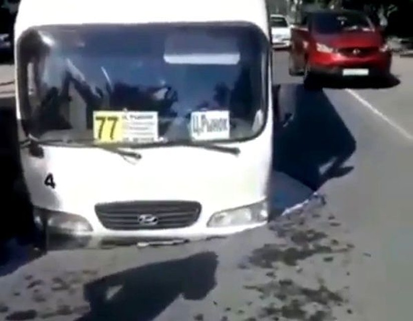 Стоп-кадр из видео паблика rostov_roads в Instagram.