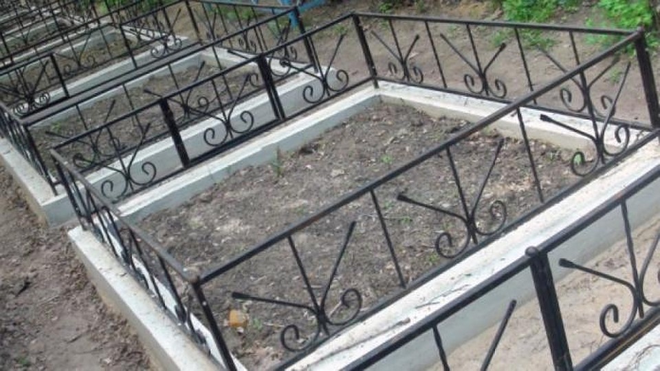 На ействующем Маганском кладбище заканчиваются места.