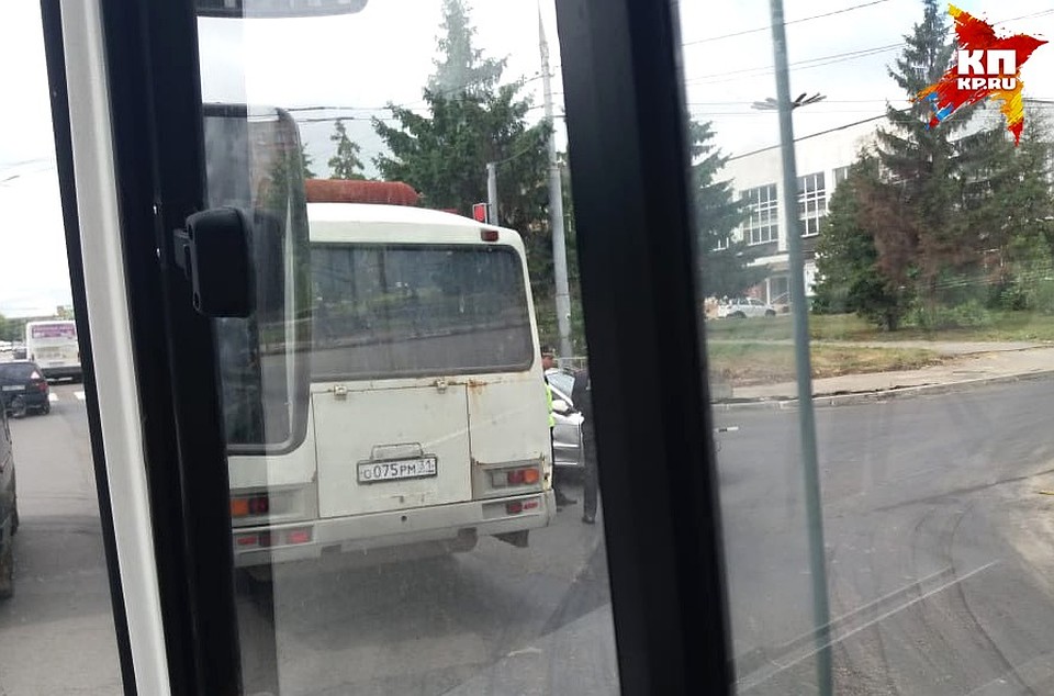 В Орле на улице Октябрьской из-за аварии образовалась пробка