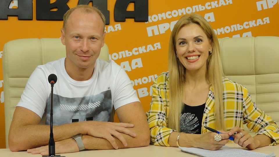футболист, тренер, мастер спорта по футболу Олег Макеев и абсолютная чемпионка Нижегородской области по фитнес-бикини Анастасия Тимофеева