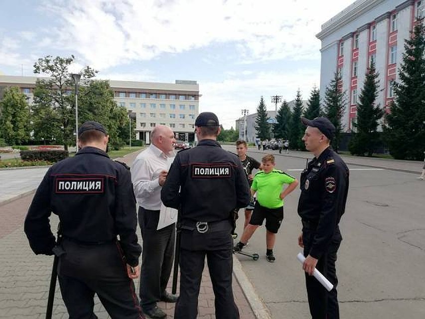 Алтайский общественник Виктор Рау отменил объявленную ранее голодовку