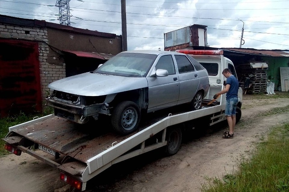 В Ярославле приставы вернули полуразбитый автомобиль хозяйке