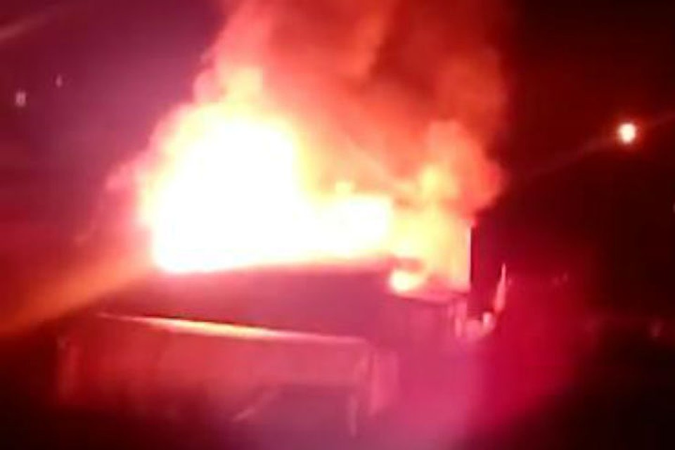 Очевидцы рассказали о гибели женщины в ночном пожаре. Фото: ЧП - Лесосибирск.
