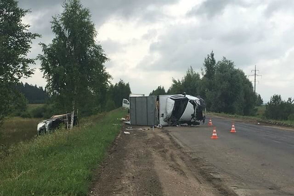 На трассе в Вятские Поляны столкнулись две Газели с огурцами. Фото: vk.com/ky43_ubezhishe