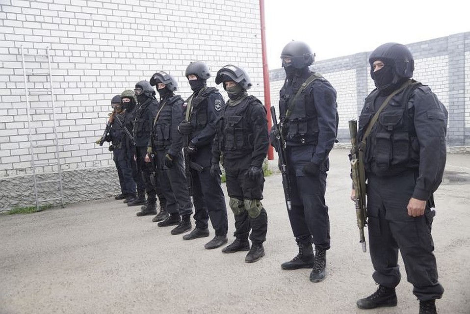 Причина обыска пока не известна.