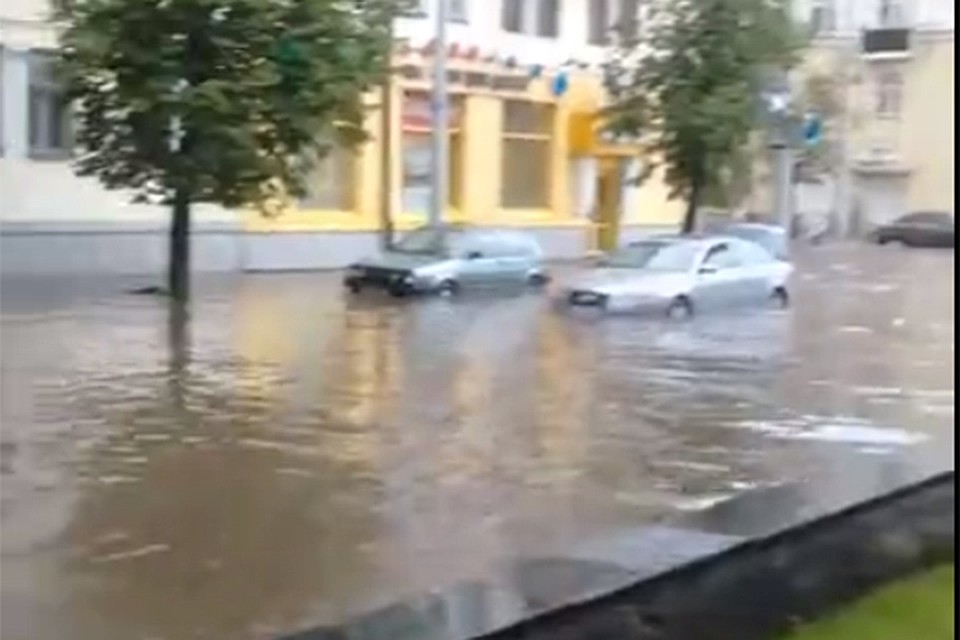 Сегодня в Витебске на автомобилях не ездили, а плавали. Фото: Типичный Витебск.