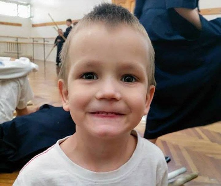 Родители до последнего надеялись, что найдут Мишу живым.