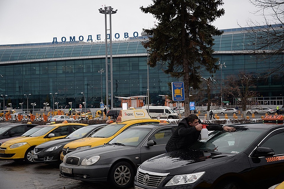Разбойное нападение на иностранца произошло по дороге из аэропорта Домодедово в Москву