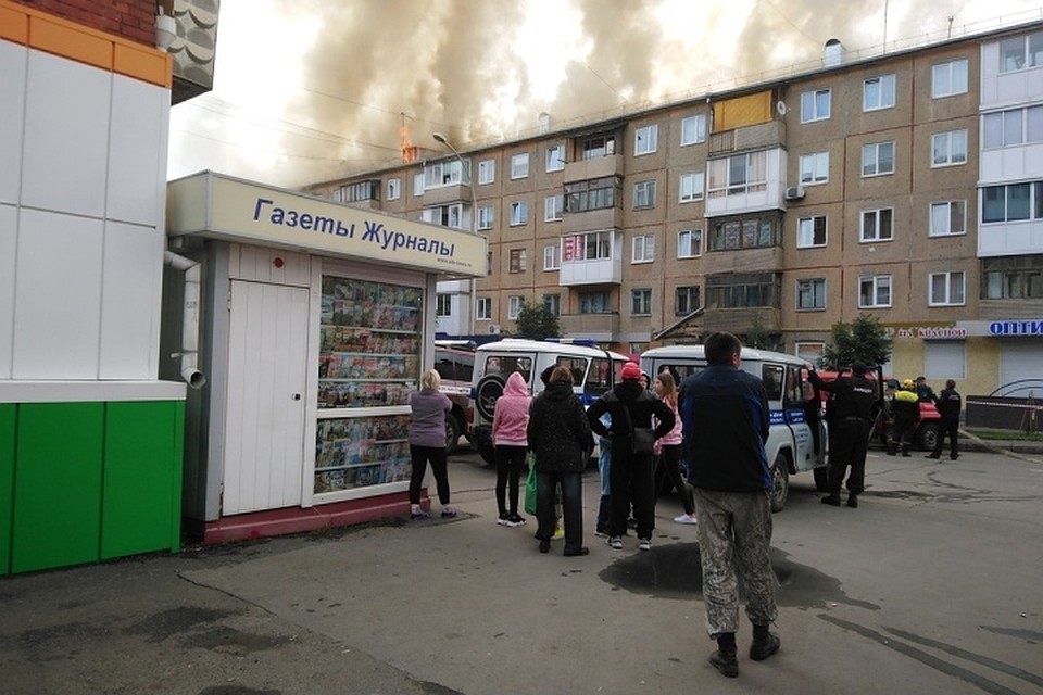 Жильцы полагают, что пожар начался из-за возгорания в электощитке