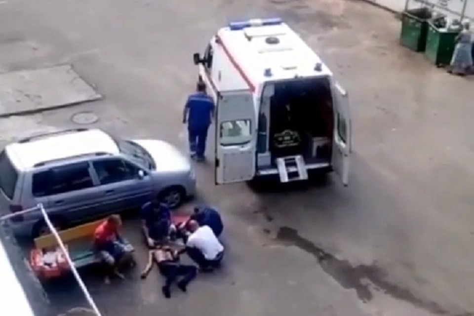В социальных сетях разгорелась настоящая дискуссия о том, стоит ли помогать наркоманам в случае передозировки.