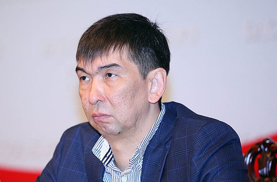 Единственный кандидат на должность мэра - Азиз Суракматов.