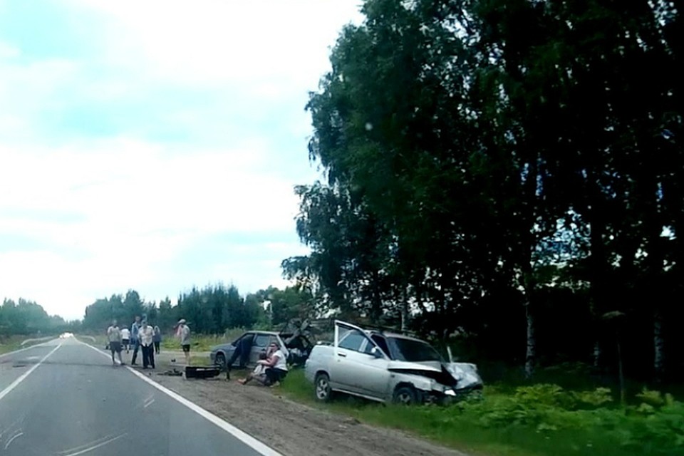 В аварии под Ярославлем пострадала 9-летняя девочка. Фото: Первый Ярославский автопортал / ВКонтакте.