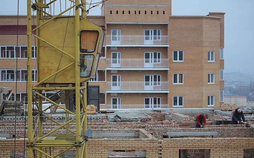 На стройке кадры нужны во все времена!