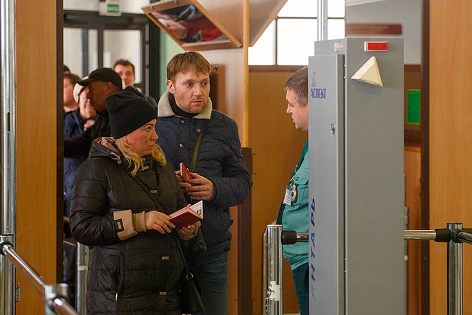 Пограничное управление ФСБ по Санкт-Петербургу и Ленинградской области сообщило о возможных автомобильных очередях на границе с Финляндией и Эстонией.