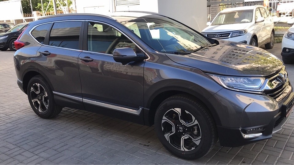 HONDA CR-V демонстрирует хорошую маневренность и отличную устойчивость. Фото: официальный дилер ООО «Хонда Мотор Рус» компания ООО ВР-Сакура