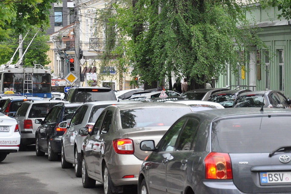 В городе - напряженный трафик.