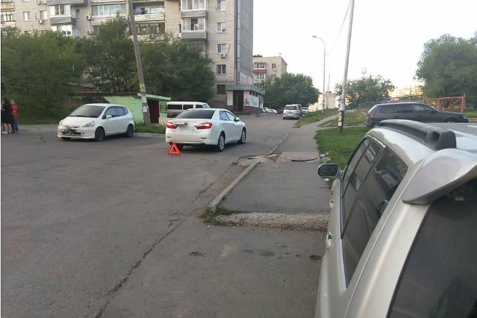 Машина сбила девятилетнего велосипедиста во дворе дома в Хабаровске