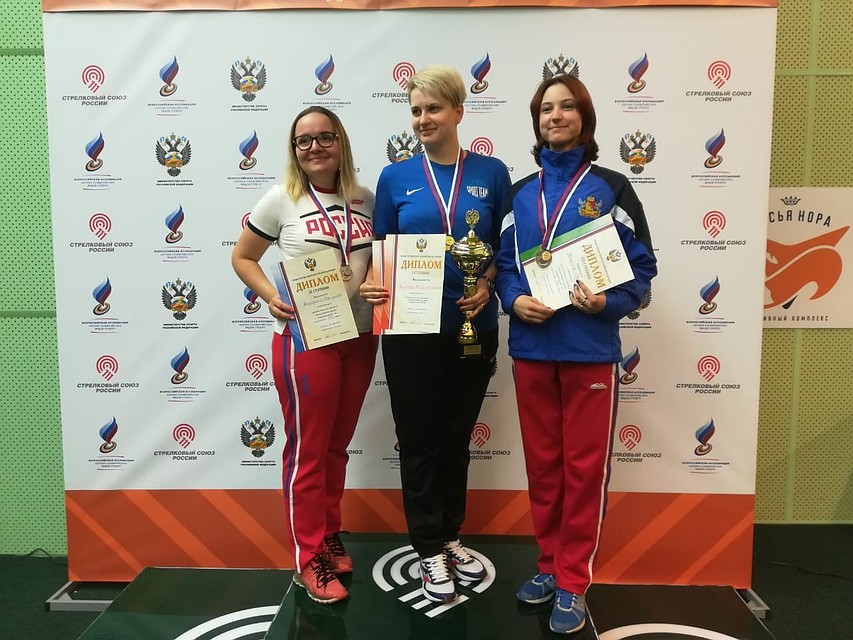 Наталья Ордина (крайняя справа) на Кубке России уже дважды поднималась на пьедестал.