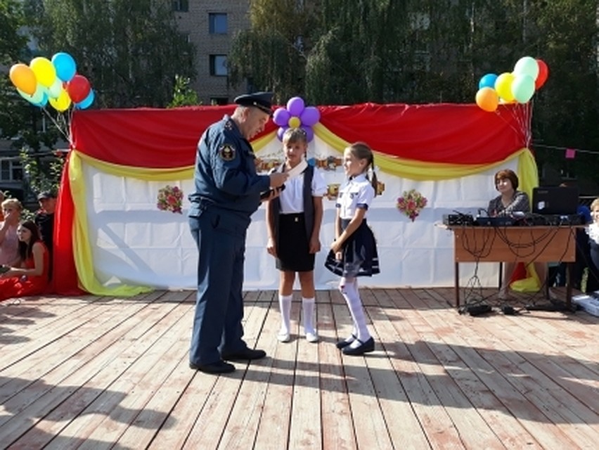 Детям вручили благодарственные письма. Фото: архив "КП"