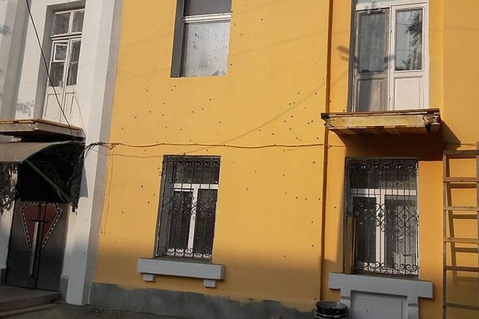 Пулями была изрешечена вся стена дома. Фото: СУ СКР по Свердловской области